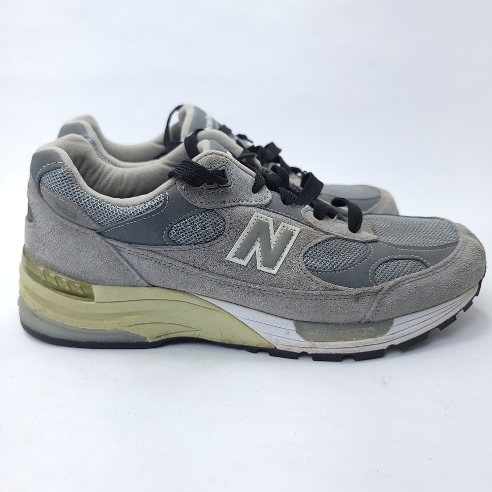 New Balance 992 Made USA Womens 9.5 Gray Suede Walking Running W992GL Sneaker